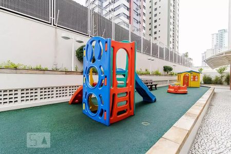 Apartamento à venda com 117m², 4 quartos e 3 vagasÁrea comum - Playground