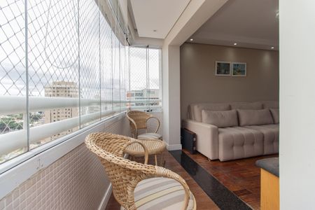 Apartamento à venda com 117m², 4 quartos e 3 vagasVaranda