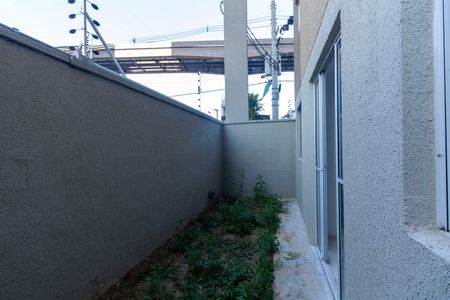 Apartamento para alugar com 51m², 2 quartos e sem vaga Apartamento para alugar com 51m², 2 quartos e sem vagaSacada / jardim