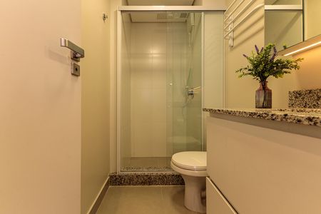 Studio para alugar com 29m², 1 quarto e 1 vaga Studio para alugar com 29m², 1 quarto e 1 vagaBanheiro