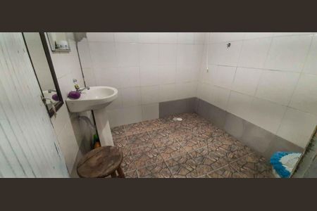 Casa à venda com 150m², 4 quartos e 1 vaga Casa à venda com 150m², 4 quartos e 1 vagaCasa 2 - Banheiro