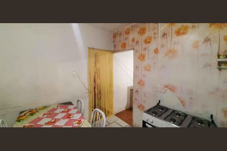 Casa à venda com 150m², 4 quartos e 1 vaga Casa à venda com 150m², 4 quartos e 1 vagaCasa 2 - Cozinha