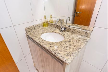 Casa à venda com 164m², 3 quartos e 2 vagas Casa à venda com 164m², 3 quartos e 2 vagasBanheiro 1