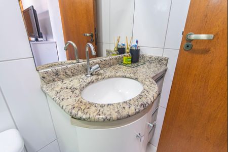 Casa à venda com 164m², 3 quartos e 2 vagas Casa à venda com 164m², 3 quartos e 2 vagasBanheiro da Suíte