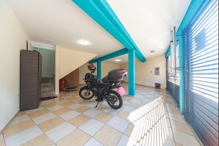 Casa à venda com 164m², 3 quartos e 2 vagas Casa à venda com 164m², 3 quartos e 2 vagasGaragem
