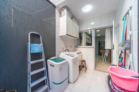 Casa à venda com 164m², 3 quartos e 2 vagas Casa à venda com 164m², 3 quartos e 2 vagasÁrea de Serviço