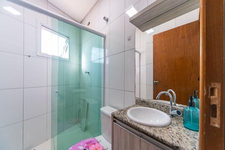 Casa à venda com 164m², 3 quartos e 2 vagas Casa à venda com 164m², 3 quartos e 2 vagasBanheiro 2