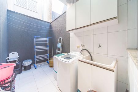 Casa à venda com 164m², 3 quartos e 2 vagas Casa à venda com 164m², 3 quartos e 2 vagasÁrea de Serviço