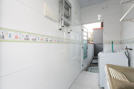 Casa à venda com 170m², 3 quartos e 2 vagasÁrea de Serviço