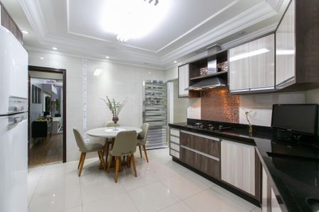 Casa à venda com 170m², 3 quartos e 2 vagasCozinha - Armários