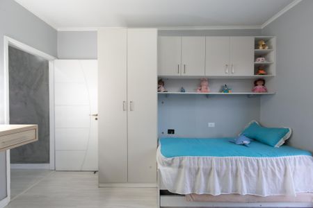 Casa à venda com 170m², 3 quartos e 2 vagasQuarto