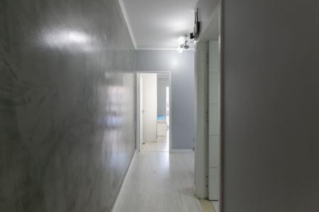 Casa à venda com 170m², 3 quartos e 2 vagasCorredor
