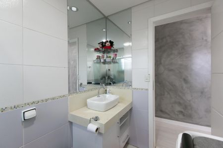 Casa à venda com 170m², 3 quartos e 2 vagasBanheiro 4