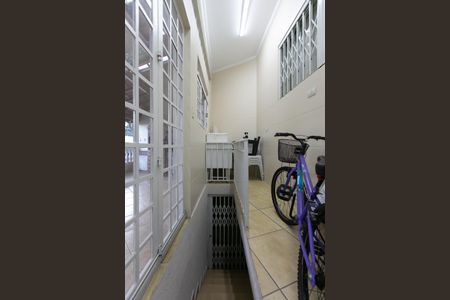 Casa à venda com 170m², 3 quartos e 2 vagasEscada