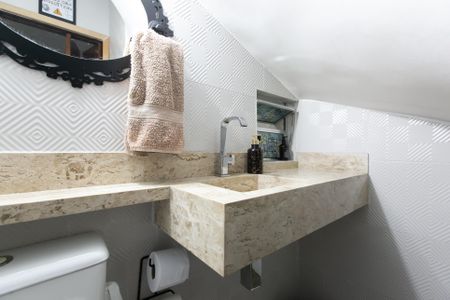 Casa à venda com 170m², 3 quartos e 2 vagasLavabo