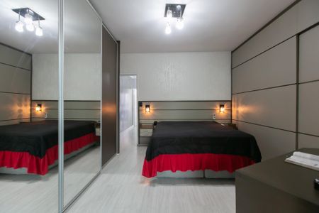 Casa à venda com 170m², 3 quartos e 2 vagasSuíte 1