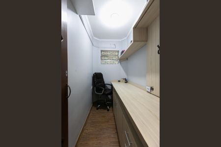 Casa à venda com 170m², 3 quartos e 2 vagasEscritório