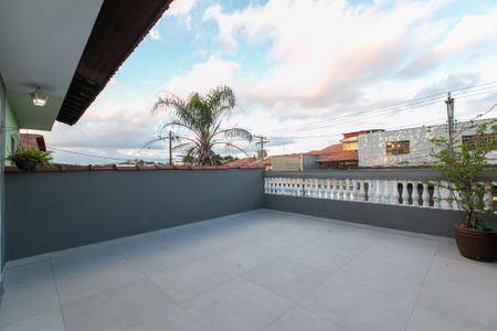 Casa à venda com 170m², 3 quartos e 2 vagasVaranda do Quarto