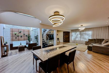 Casa à venda com 380m², 3 quartos e 5 vagasSala