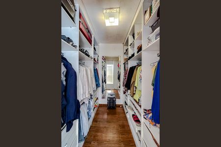 Casa à venda com 380m², 3 quartos e 5 vagasCloset da Suíte 1
