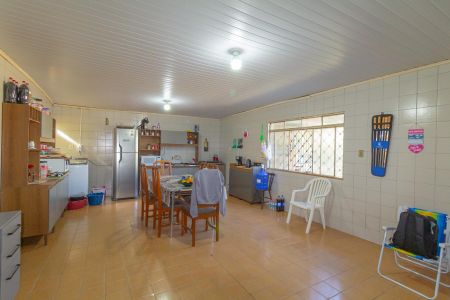 Casa à venda com 550m², 4 quartos e 3 vagas Casa à venda com 550m², 4 quartos e 3 vagasCozinha