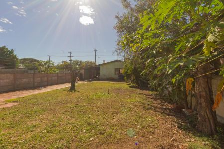 Casa à venda com 550m², 4 quartos e 3 vagas Casa à venda com 550m², 4 quartos e 3 vagasQuintal