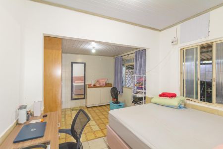 Casa à venda com 550m², 4 quartos e 3 vagas Casa à venda com 550m², 4 quartos e 3 vagasQuarto 2