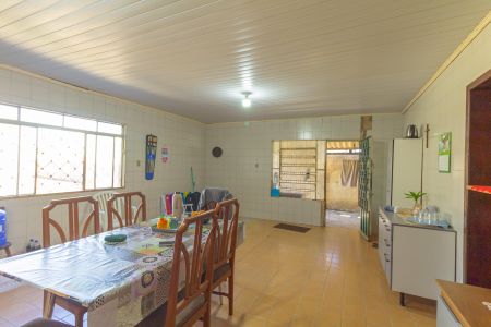 Casa à venda com 550m², 4 quartos e 3 vagas Casa à venda com 550m², 4 quartos e 3 vagasCozinha