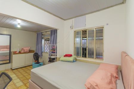 Casa à venda com 550m², 4 quartos e 3 vagas Casa à venda com 550m², 4 quartos e 3 vagasQuarto 2