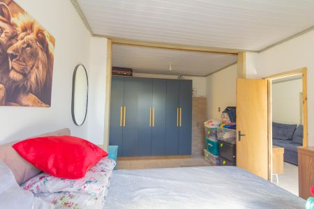 Casa à venda com 550m², 4 quartos e 3 vagas Casa à venda com 550m², 4 quartos e 3 vagasQuarto 1