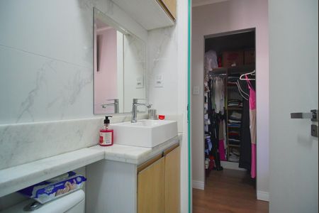 Casa à venda com 101m², 2 quartos e 3 vagasBanheiro suíte 1 