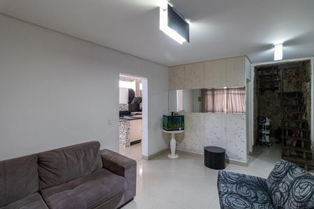 Casa à venda com 500m², 6 quartos e 3 vagas Casa à venda com 500m², 6 quartos e 3 vagasCasa 2 - Sala