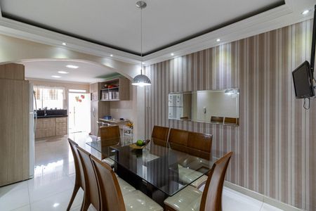 Casa à venda com 500m², 6 quartos e 3 vagas Casa à venda com 500m², 6 quartos e 3 vagasCasa 1 - Cozinha