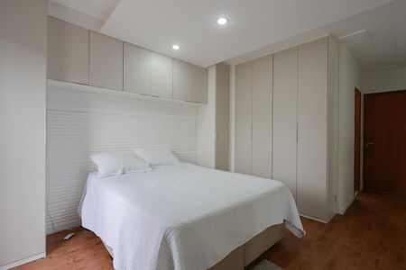 Casa à venda com 138m², 3 quartos e 2 vagasSuíte