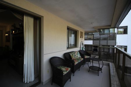 Apartamento à venda com 90m², 3 quartos e 1 vagaVaranda