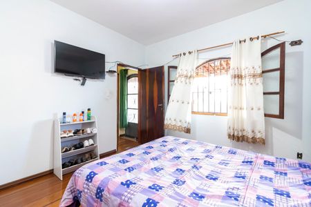 Casa à venda com 151m², 3 quartos e 5 vagasSuíte