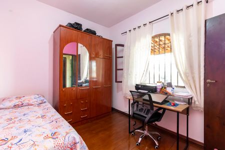 Casa à venda com 151m², 3 quartos e 5 vagasQuarto 2