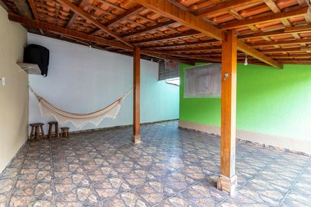 Casa à venda com 151m², 3 quartos e 5 vagasÁrea Coberta