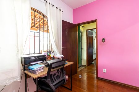 Casa à venda com 151m², 3 quartos e 5 vagasQuarto 2