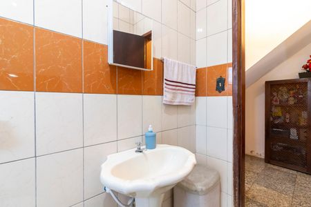 Casa à venda com 151m², 3 quartos e 5 vagasBanheiro 2