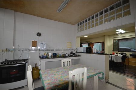 Casa para alugar com 400m², 3 quartos e 4 vagasCozinha