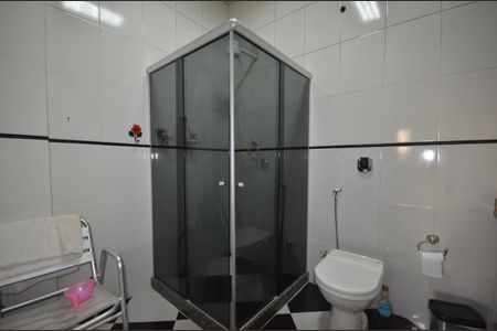 Casa para alugar com 400m², 3 quartos e 4 vagasBanheiro da Suíte 1