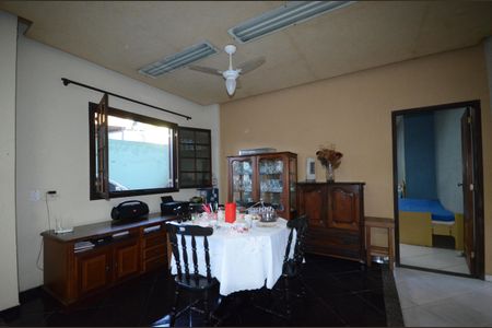 Casa para alugar com 400m², 3 quartos e 4 vagasSala