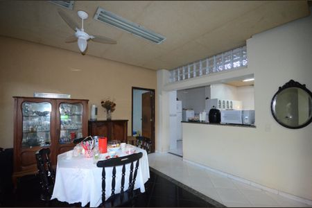 Casa para alugar com 400m², 3 quartos e 4 vagasSala