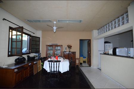 Casa para alugar com 400m², 3 quartos e 4 vagasSala