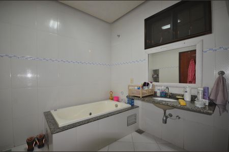 Casa para alugar com 400m², 3 quartos e 4 vagasBanheiro Social