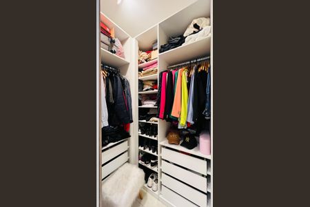 Apartamento à venda com 38m², 1 quarto e 1 vaga Apartamento à venda com 38m², 1 quarto e 1 vagaCloset do Quarto