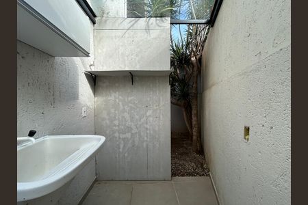 Casa para alugar com 130m², 4 quartos e 1 vaga Casa para alugar com 130m², 4 quartos e 1 vagaÁrea de Serviço