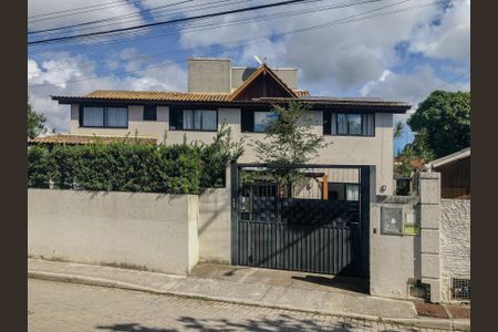 Casa para alugar com 130m², 4 quartos e 1 vagaFachada