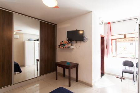 Casa à venda com 280m², 4 quartos e 3 vagasSuíte